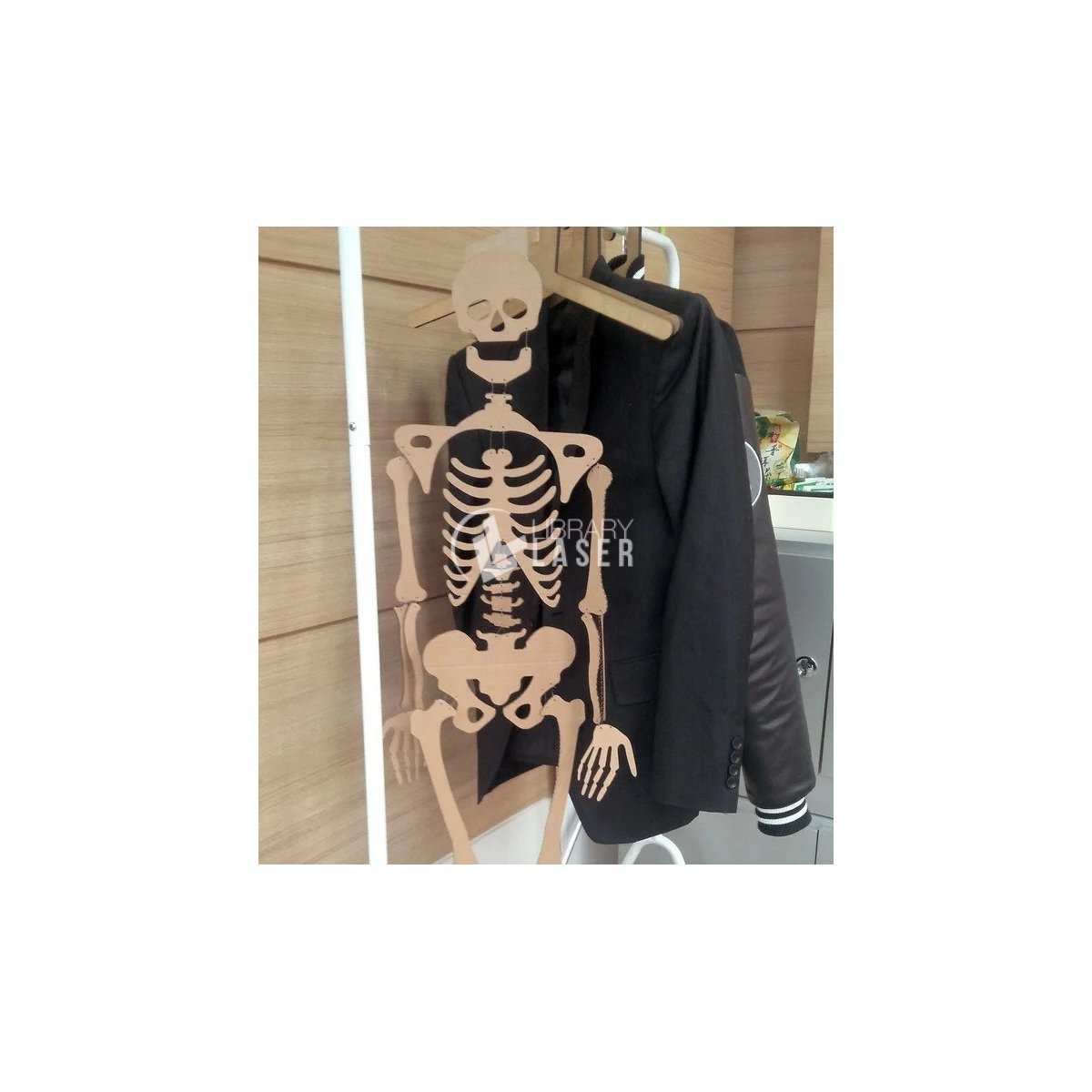 Esqueleto humano decorativo para corte láser
