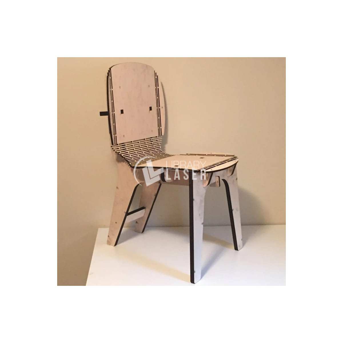 Silla con bisagra viva (Living hinge) láser