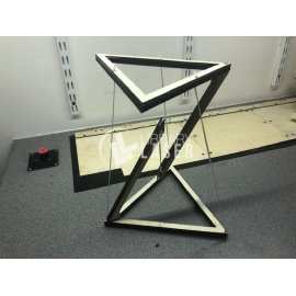 Modelo de estructura de tensegridad láser