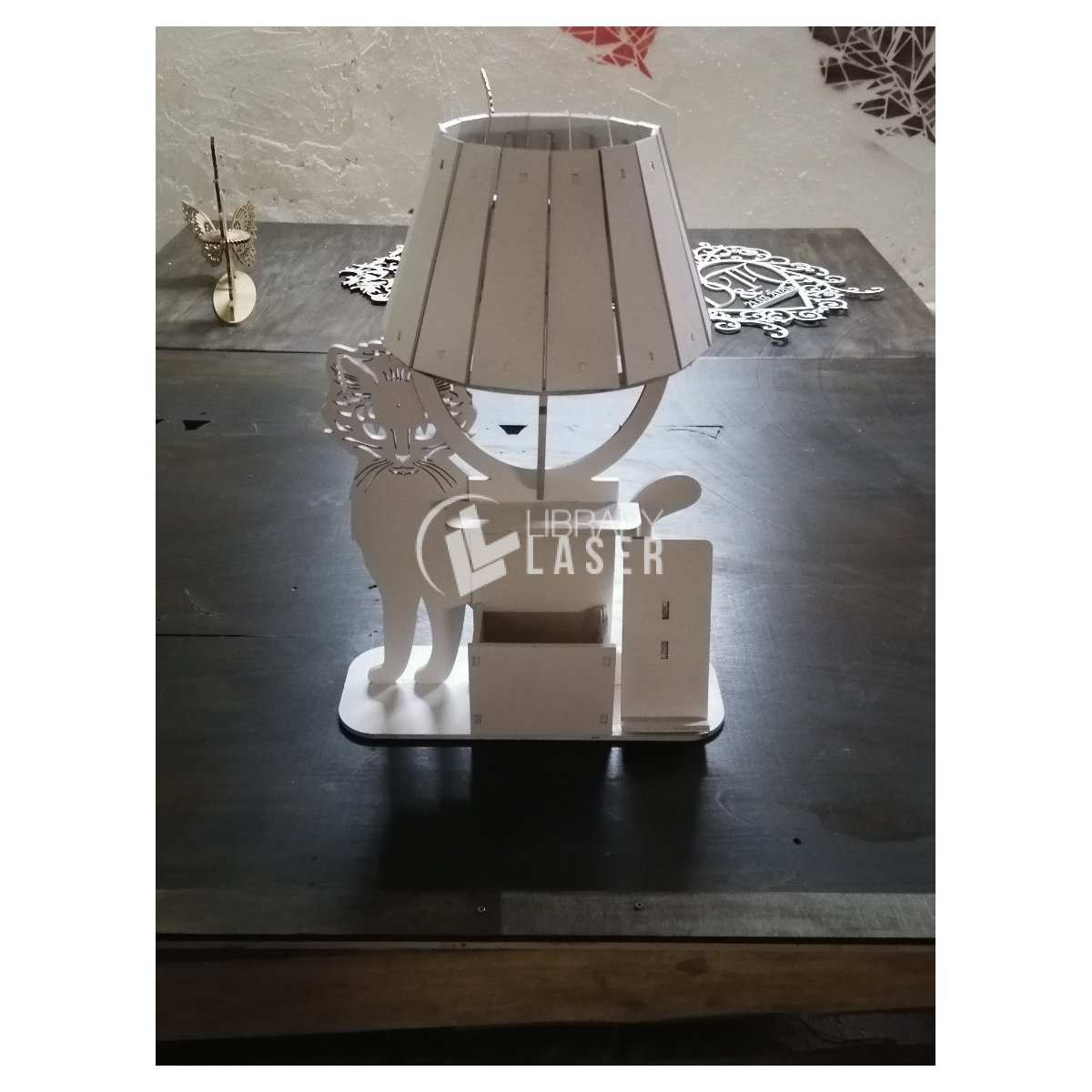 Lámpara de mesa gato con organizador archivo corte láser